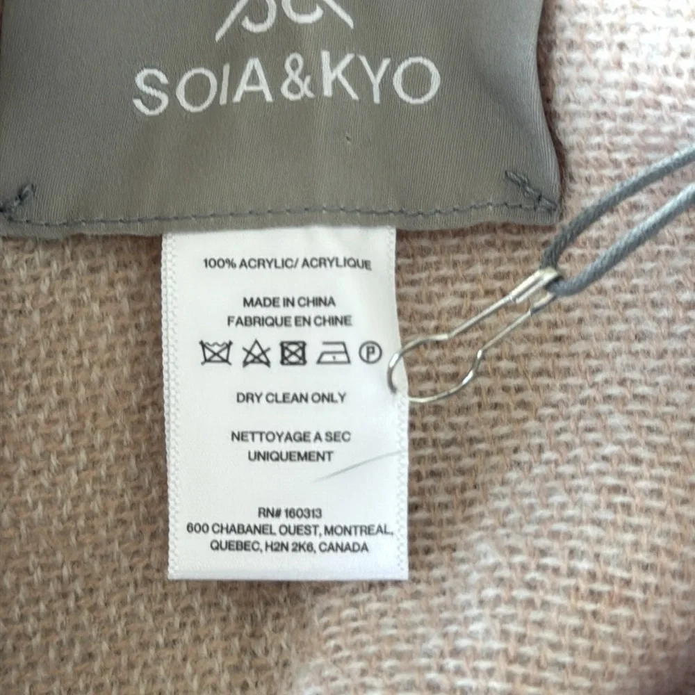NWT Soia & Kyo Woven Wrap Scarfigan One Size